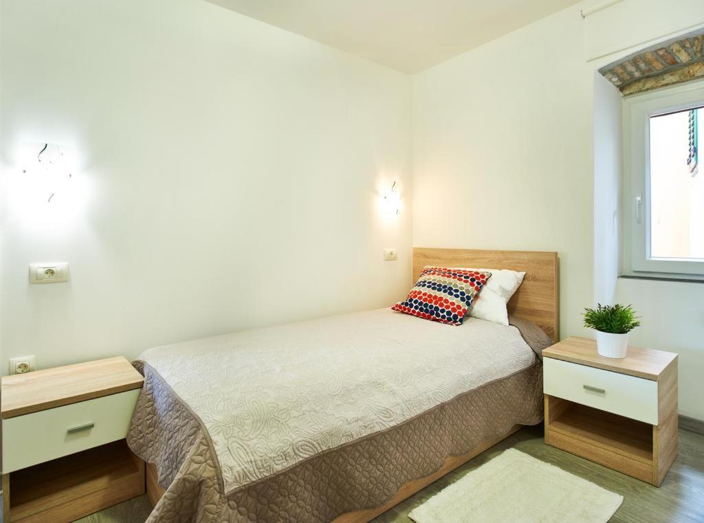 Roviv Apartments In The Old Town By Irundo Ρόβινι Εξωτερικό φωτογραφία