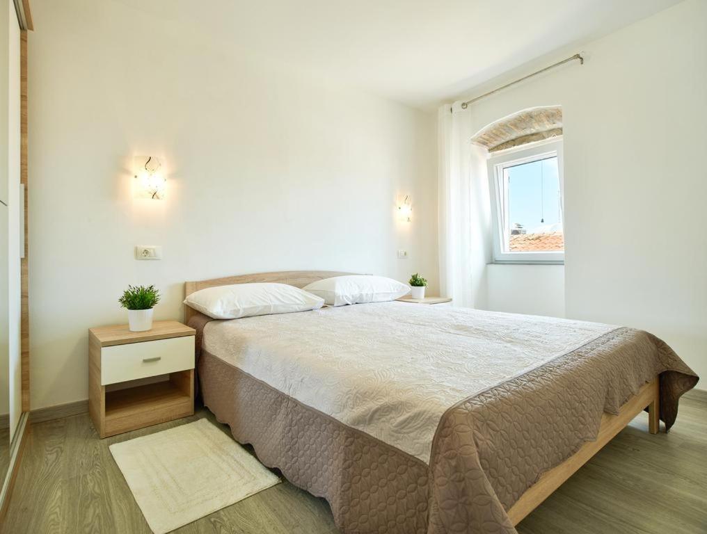 Roviv Apartments In The Old Town By Irundo Ρόβινι Εξωτερικό φωτογραφία